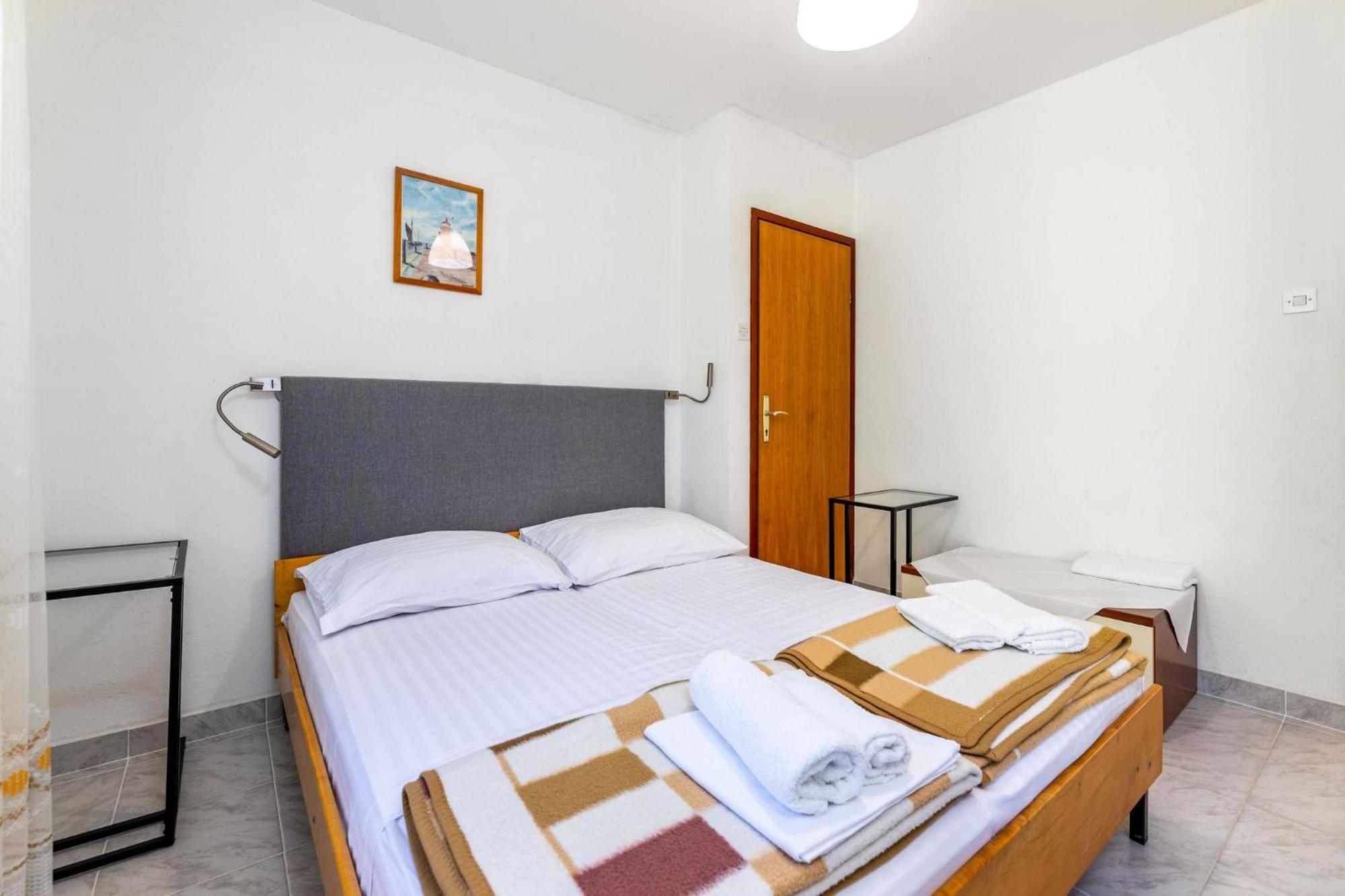 Apartments Janko Zarok Baska  Exterior photo