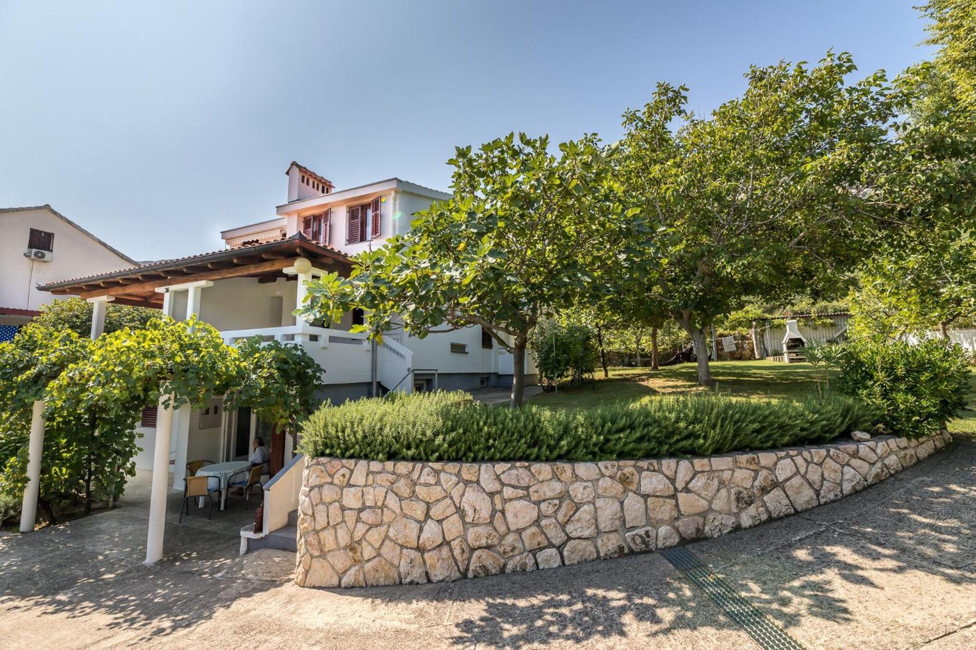 Apartments Janko Zarok Baska  Exterior photo