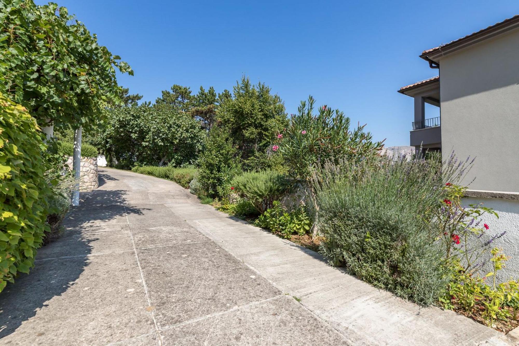 Apartments Janko Zarok Baska  Exterior photo