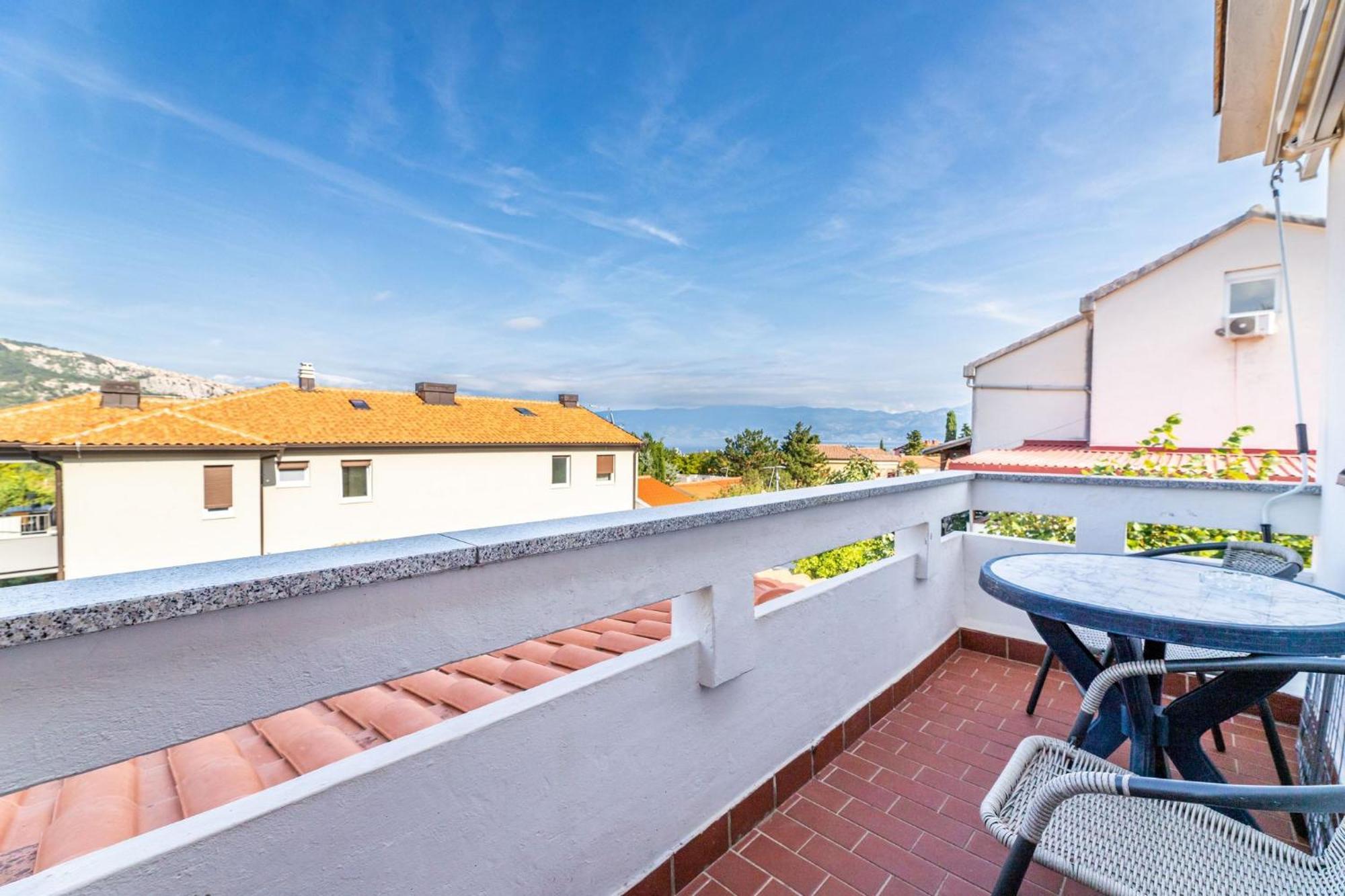 Apartments Janko Zarok Baska  Exterior photo